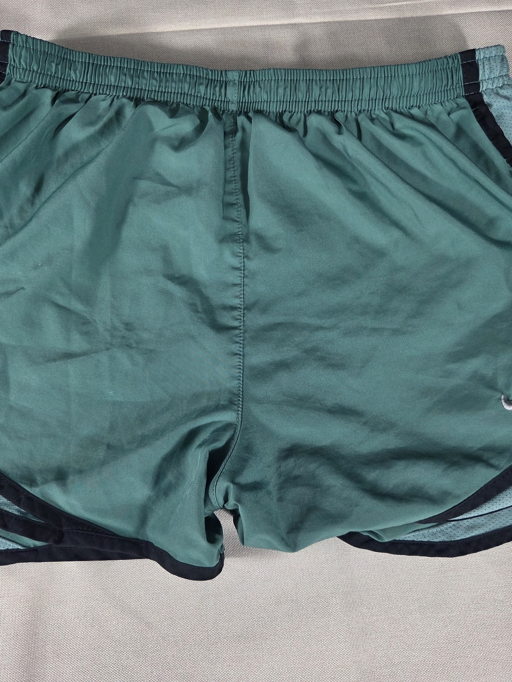 Nike Dri-FIT Green Split Hem Running Shorts Women’s Small